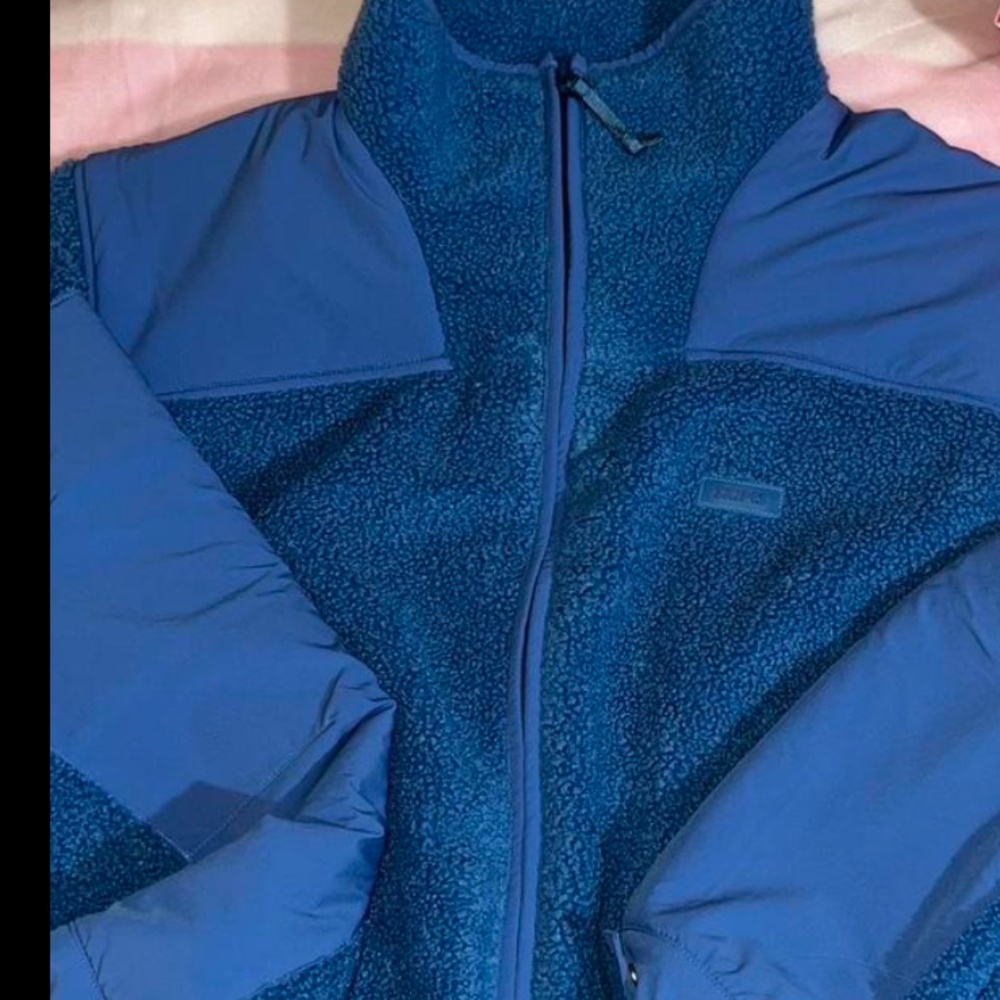 SKIMS Boxy Teddy Jacket - Picture 7 of 11